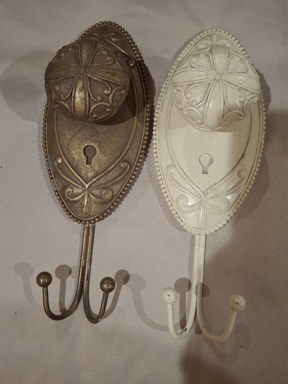 Ornate Wall Hook with Keyhole Motif - White